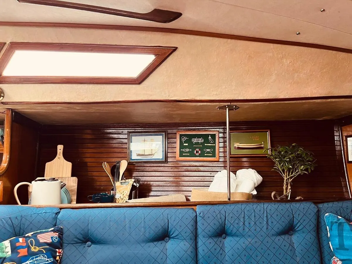 Nortada Central Boat Escape 리스본 보트호텔